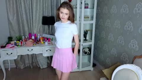 Snapshot of bluuemarine chatting on 05-10-26, 05:40 Mary online show from 05-10-26, 05:40
