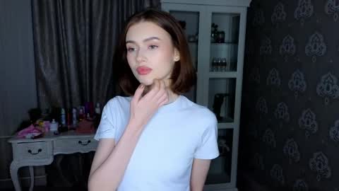 Snapshot of bluuemarine chatting on 05-16-26, 07:12 Mary online show from 05-16-26, 07:12