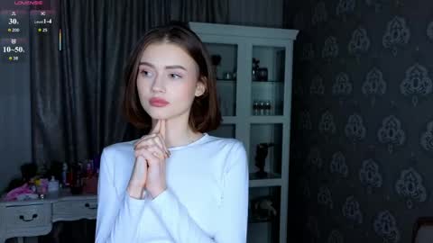 Snapshot of bluuemarine chatting on 05-18-26, 06:14 Mary online show from 05-18-26, 06:14