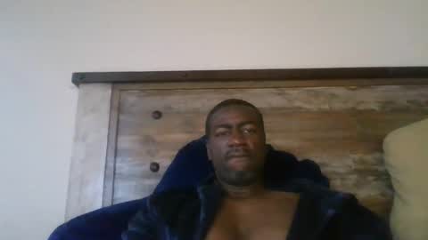 bluuthunder1914 online show from 12-20-25, 02:02