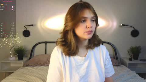 Snapshot of blytheaven chatting on 01-25-25, 04:35 Erica online show from 01-25-25, 04:35