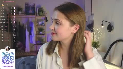 Snapshot of blytheaven chatting on 02-22-25, 10:31 Erica online show from 02-22-25, 10:31