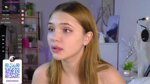 Snapshot of blytheaven chatting on 03-11-25, 08:42 Erica online show from 03-11-25, 08:42