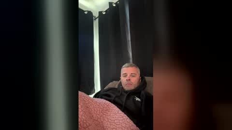 Snapshot of bmatt1903 chatting on 12-19-25, 07:32 BMATT1903 online show from 12-19-25, 07:32