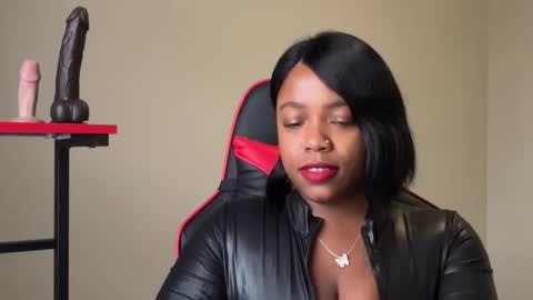 Snapshot of bnwo_goddess chatting on 12-02-25, 02:12 online show from 12-02-25, 02:12