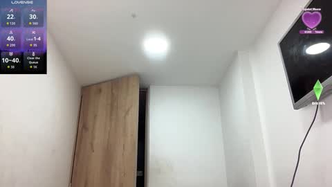 Bob  INDEPENDENT MODEL online show from 03-18-26, 06:27