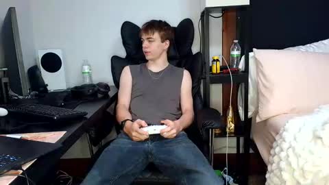Snapshot of bobby72738 chatting on 09-20-25, 02:45 bobby72738 online show from 09-20-25, 02:45