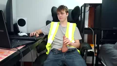 Snapshot of bobby72738 chatting on 10-16-25, 03:51 bobby72738 online show from 10-16-25, 03:51