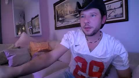 Snapshot of bobbyandsadie chatting on 01-09-26, 06:16 Bobby and Sadie online show from 01-09-26, 06:16