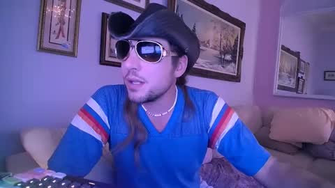 Snapshot of bobbyandsadie chatting on 01-13-26, 06:29 Bobby and Sadie online show from 01-13-26, 06:29