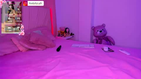 Snapshot of body69ld chatting on 05-18-26, 04:07 DANIELA online show from 05-18-26, 04:07