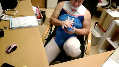 Snapshot of bodymen1 chatting on 03-04-26, 11:33 bodymen1 online show from 03-04-26, 11:33