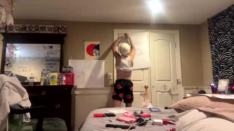 Sailorartemis online show from 10-04-25, 08:51