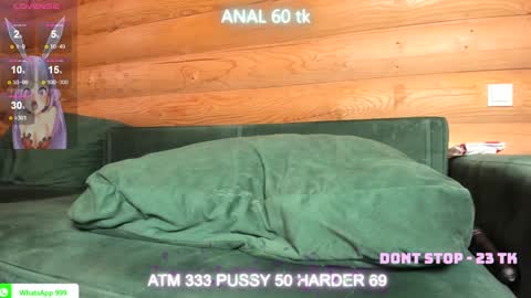 Snapshot of bohemianrhapsody1 chatting on 01-31-25, 08:32 Nail and Olivia online show from 01-31-25, 08:32