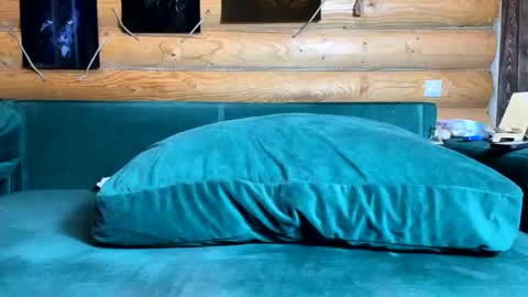 Snapshot of bohemianrhapsody1 chatting on 11-05-25, 10:59 Nail and Olivia online show from 11-05-25, 10:59