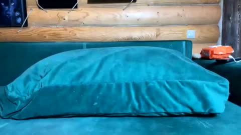 Snapshot of bohemianrhapsody1 chatting on 11-14-25, 10:36 Nail and Olivia online show from 11-14-25, 10:36