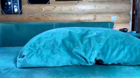 Snapshot of bohemianrhapsody1 chatting on 11-21-25, 10:14 Nail and Olivia online show from 11-21-25, 10:14