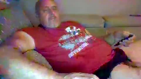 Snapshot of boidady chatting on 06-02-26, 02:02 emilio online show from 06-02-26, 02:02