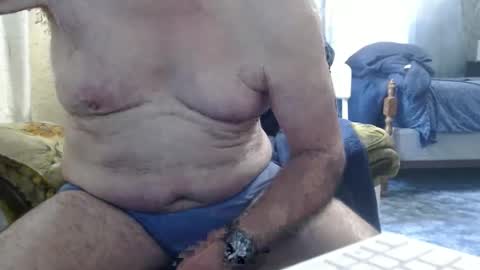 Snapshot of bolbil1 chatting on 10-19-25, 06:30 bolbil1 online show from 10-19-25, 06:30