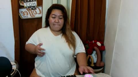 Snapshot of bombaliciouszzz chatting on 06-28-26, 08:48 Camille online show from 06-28-26, 08:48