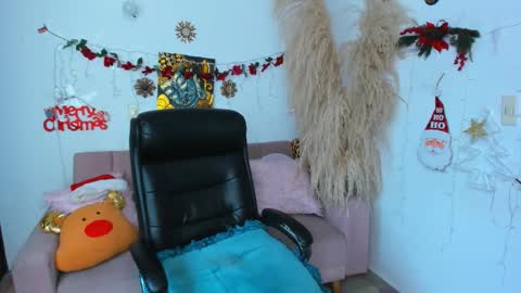  Salma Independent Model online show from 12-13-25, 07:53