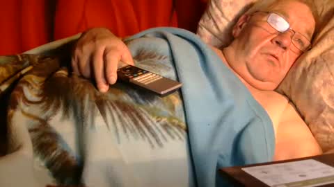 Snapshot of bomber59potsdam chatting on 06-15-26, 10:12 Bomber59potsdam online show from 06-15-26, 10:12