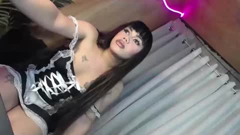 Snapshot of bombshell_ace69 chatting on 12-10-24, 07:54 Raven online show from 12-10-24, 07:54