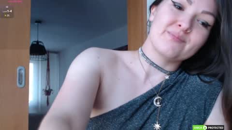 Snapshot of bon_appetits69 chatting on 12-10-24, 11:32 Luthien online show from 12-10-24, 11:32