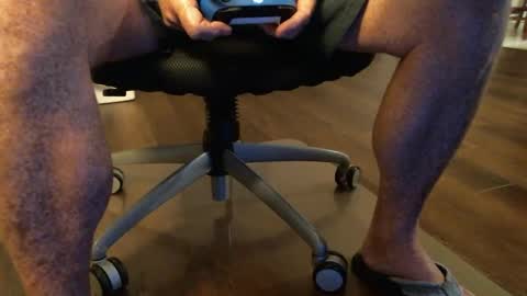 Snapshot of bone2play chatting on 03-04-25, 02:06 FRECKLES online show from 03-04-25, 02:06