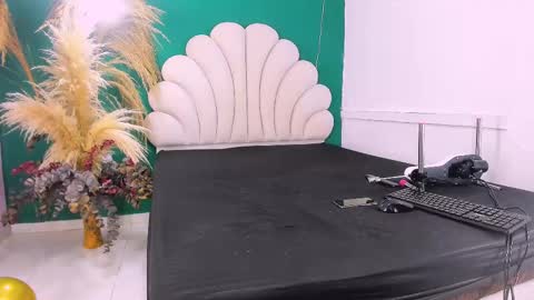 Snapshot of bonieklent chatting on 02-18-25, 04:15 bonieklent online show from 02-18-25, 04:15