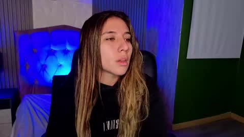 bonnali_lune online show from 05-21-26, 05:03