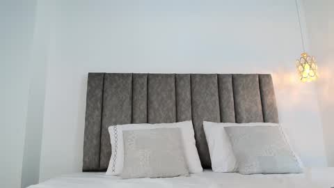 Snapshot of bonnie_bloom chatting on 10-25-25, 06:32 Bonnie online show from 10-25-25, 06:32