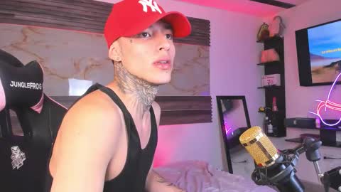 Snapshot of bonnie_bu chatting on 12-21-25, 03:13 becky online show from 12-21-25, 03:13