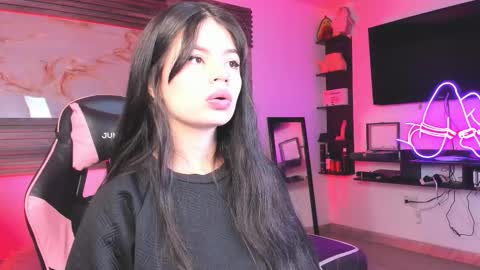 Snapshot of bonnie_bu chatting on 01-14-26, 03:34 becky online show from 01-14-26, 03:34