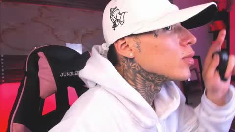 Snapshot of bonnie_bu chatting on 01-17-26, 12:48 becky online show from 01-17-26, 12:48