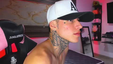 Snapshot of bonnie_bu chatting on 03-23-26, 02:21 becky online show from 03-23-26, 02:21