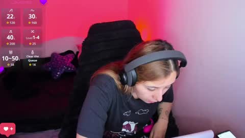 Bonnie Help me reach 500 likes online show from 04-10-26, 12:05