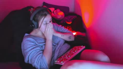 Bonnie Help me reach 500 likes online show from 04-16-26, 09:39