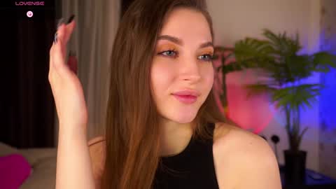Snapshot of bonniecannon chatting on 12-17-24, 04:56 Grace online show from 12-17-24, 04:56