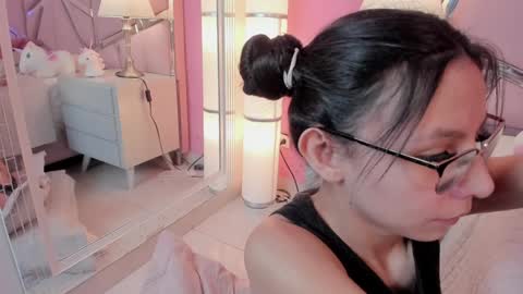 Snapshot of bonniepark_ chatting on 12-26-24, 03:42 Bonnie online show from 12-26-24, 03:42