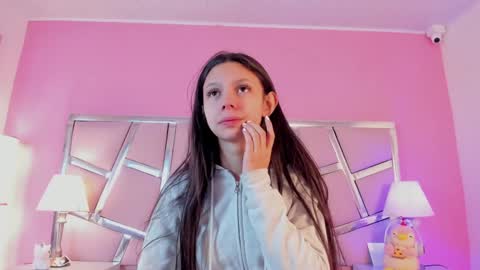 Snapshot of bonniepark_ chatting on 01-03-25, 12:08 Bonnie online show from 01-03-25, 12:08