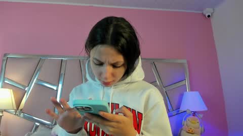 Snapshot of bonniepark_ chatting on 01-06-25, 12:24 Bonnie online show from 01-06-25, 12:24