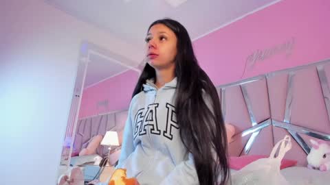 Snapshot of bonniepark_ chatting on 01-14-25, 12:35 Bonnie online show from 01-14-25, 12:35