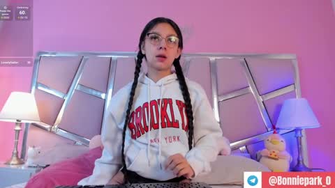 Snapshot of bonniepark_ chatting on 01-16-25, 01:14 Bonnie online show from 01-16-25, 01:14