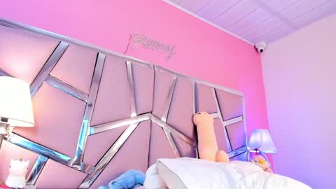 Snapshot of bonniepark_ chatting on 01-27-25, 07:24 Bonnie online show from 01-27-25, 07:24