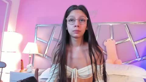 Snapshot of bonniepark_ chatting on 02-18-25, 02:16 Bonnie online show from 02-18-25, 02:16