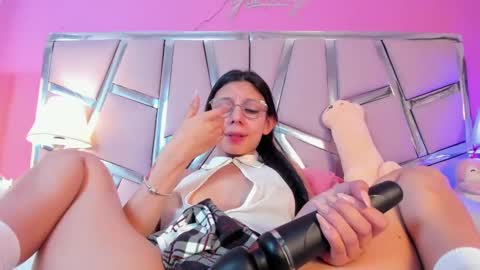 Snapshot of bonniepark_ chatting on 03-05-25, 02:56 Bonnie online show from 03-05-25, 02:56