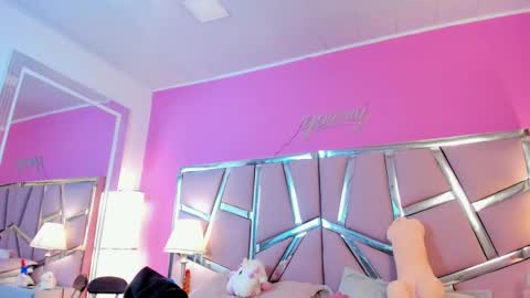 Snapshot of bonniepark_ chatting on 03-11-25, 01:12 Bonnie online show from 03-11-25, 01:12