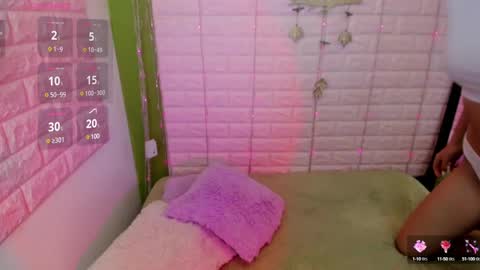 Snapshot of bonnieshyy chatting on 01-08-25, 04:11 Bonnie online show from 01-08-25, 04:11