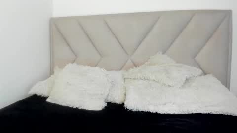 Snapshot of bonnieshyy chatting on 10-31-25, 02:51 Bonnie online show from 10-31-25, 02:51